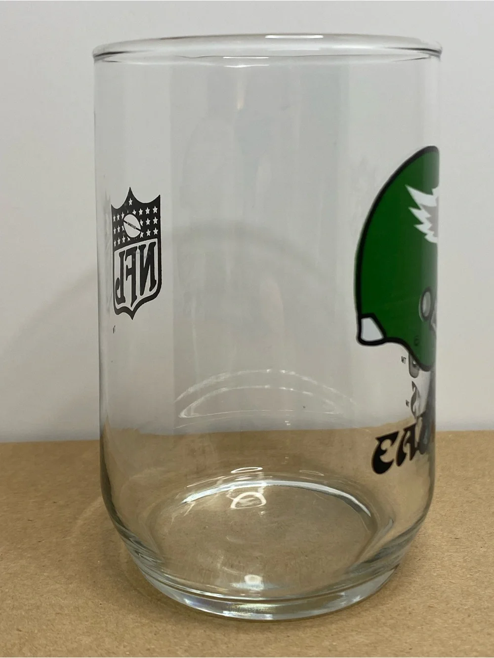 Vintage Philadelphia Eagles NFL Drinking Glass Kelly Green Helmet Tumbler